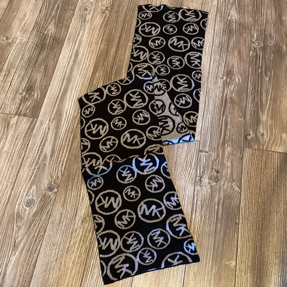 Michael Kors  scarf - Picture 11 of 14